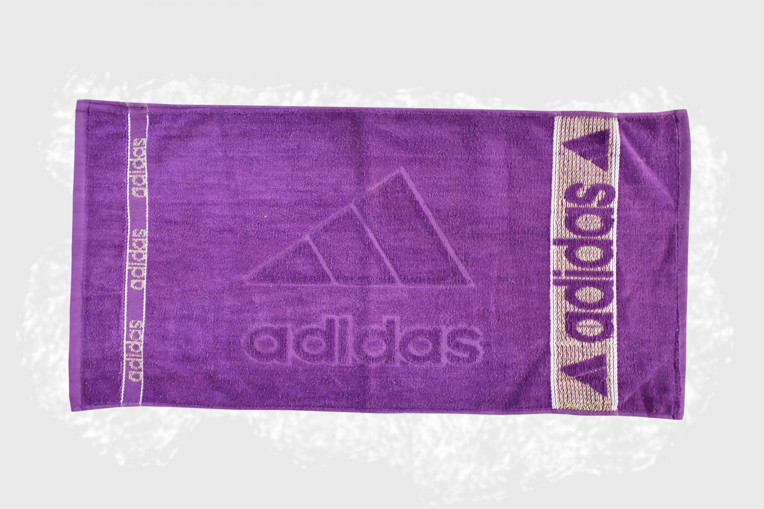 حوله دست و صورت لامع